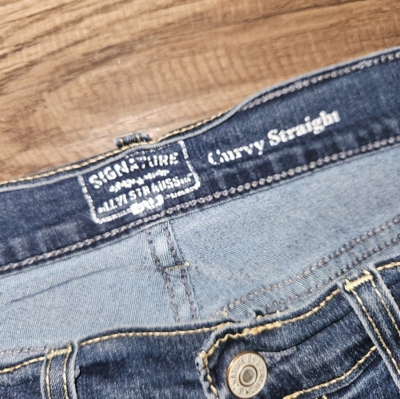 Levis Sigmature Curvy Strait Jeans size 31 Waist Inseam taken up to 27in Rare - Picture 2 of 3